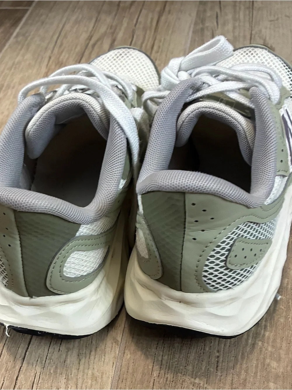 New Balance WARISTD4 Fresh Foam Running Shoes Women’s Size 8 White Sage Green